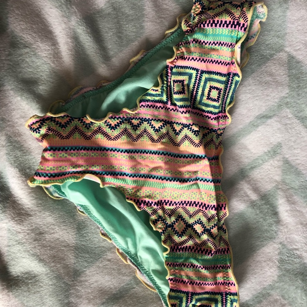 Ruched tribal print bikini bottoms